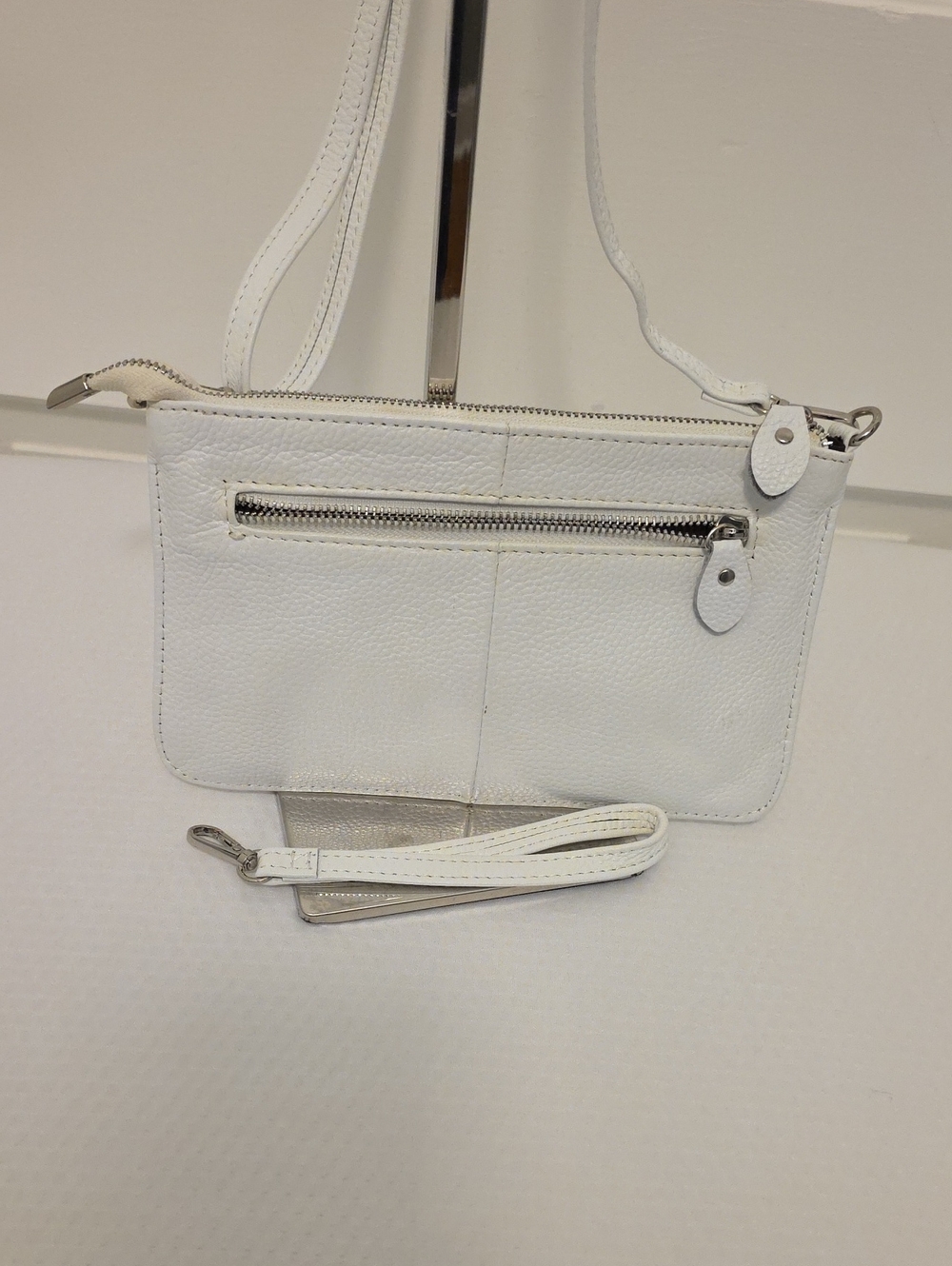EC Befen White Pebble Grain Leather Large Wristlet/Crossbody, Versatile Slim
